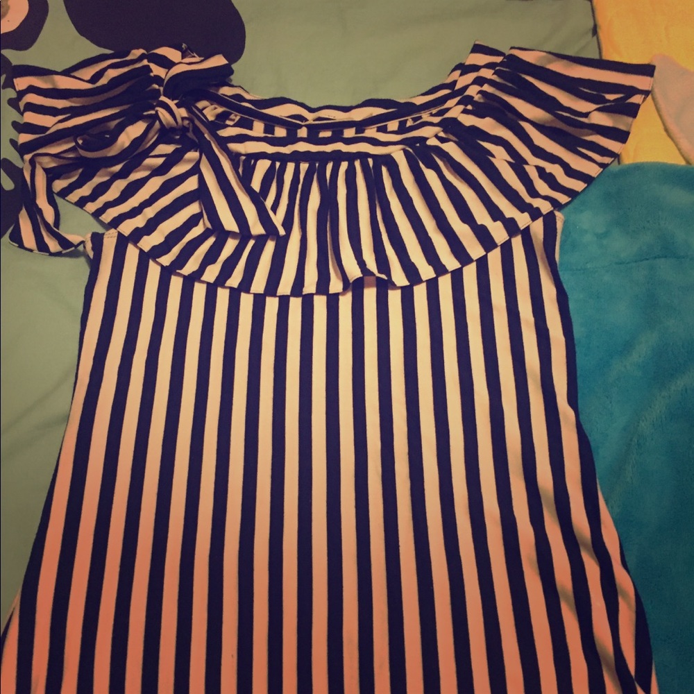 Hazel cream and navy ruffled striped top with bow
